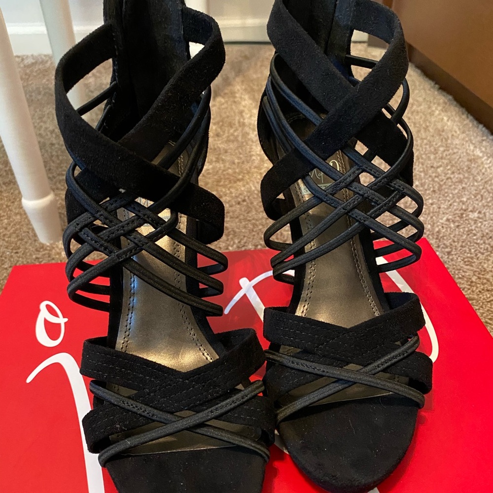 Heels - Picture 2 of 5